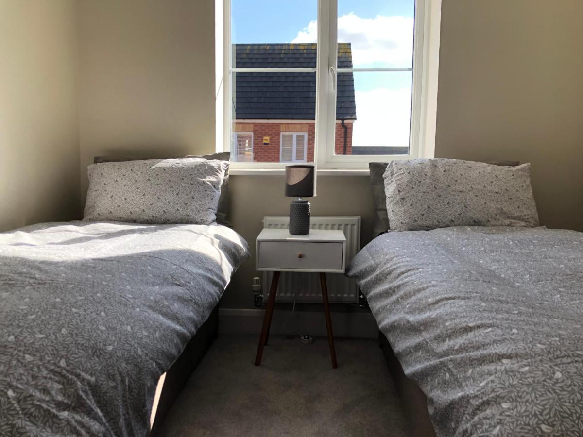 בריירלי היל Hill House - 5 Mins Merry Hill - Perfect For Contractors & Families מראה חיצוני תמונה