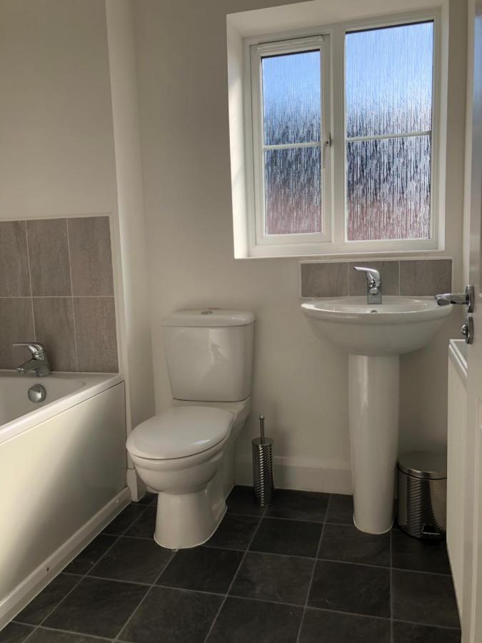 בריירלי היל Hill House - 5 Mins Merry Hill - Perfect For Contractors & Families מראה חיצוני תמונה