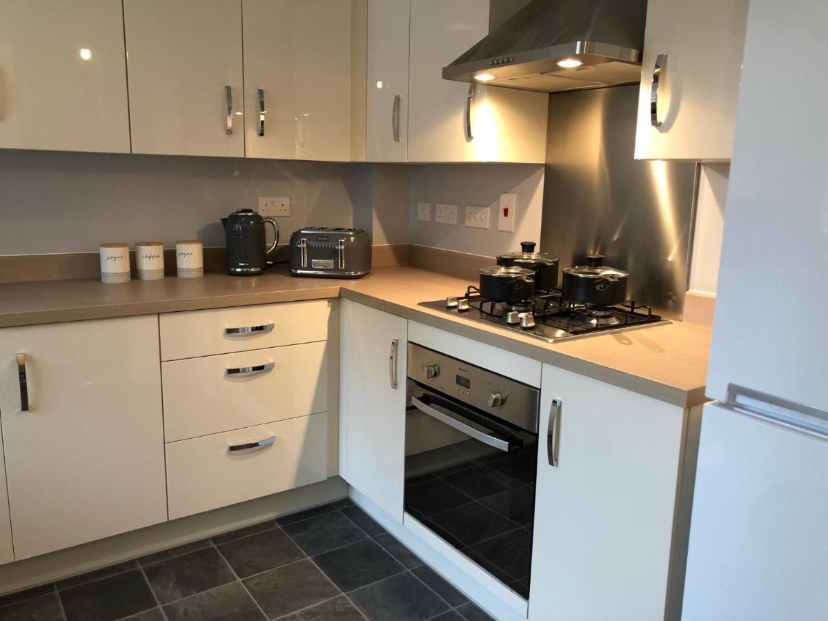 בריירלי היל Hill House - 5 Mins Merry Hill - Perfect For Contractors & Families מראה חיצוני תמונה