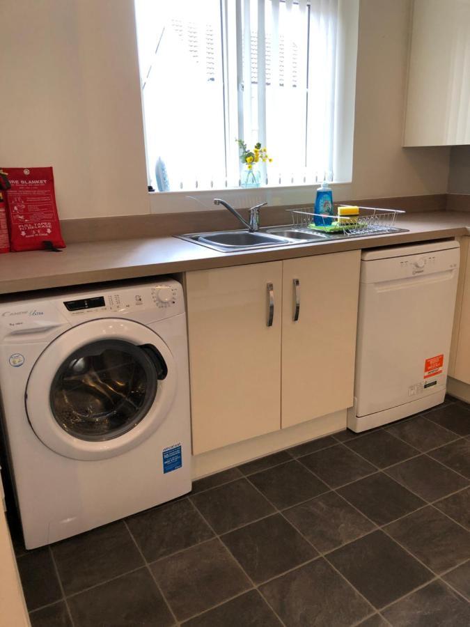 בריירלי היל Hill House - 5 Mins Merry Hill - Perfect For Contractors & Families מראה חיצוני תמונה