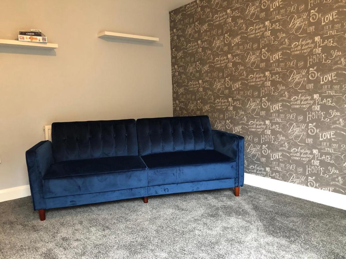 בריירלי היל Hill House - 5 Mins Merry Hill - Perfect For Contractors & Families מראה חיצוני תמונה
