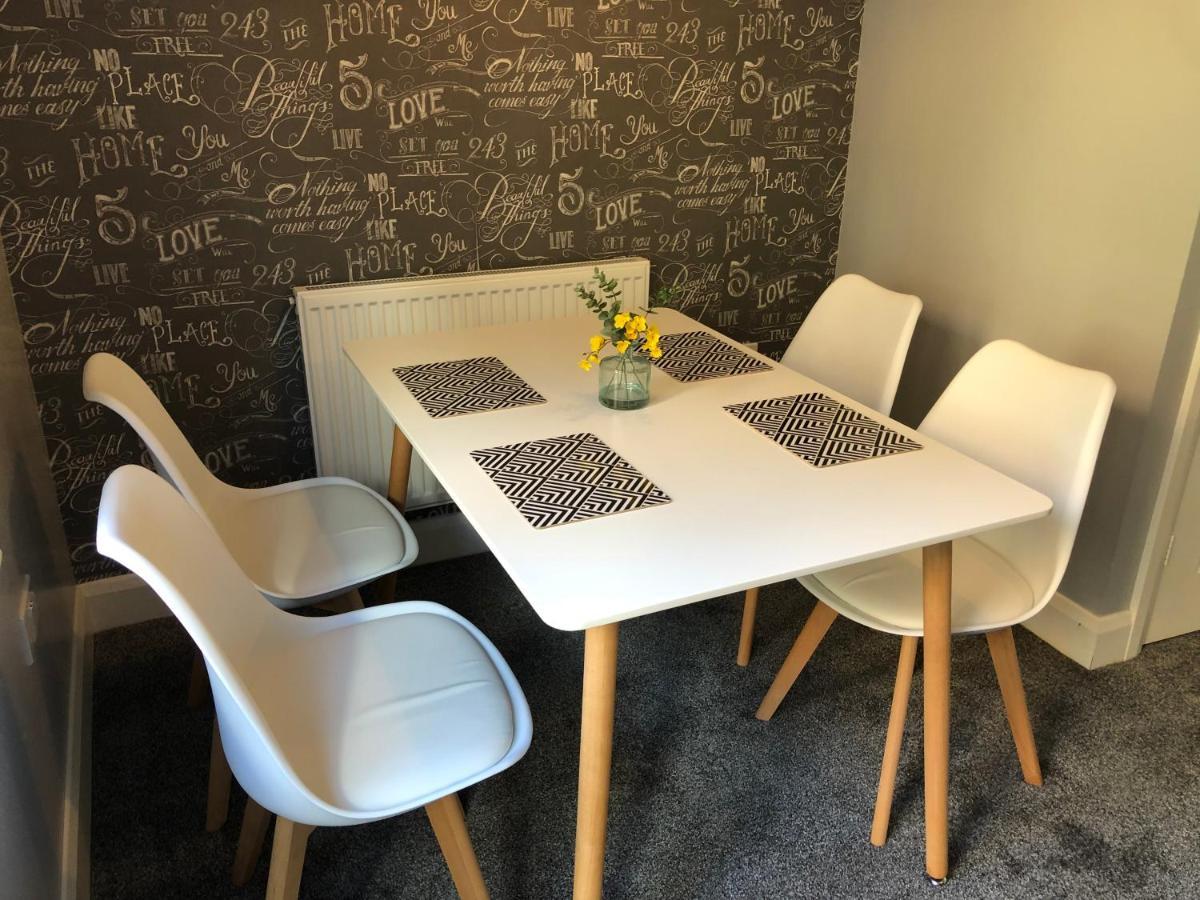 בריירלי היל Hill House - 5 Mins Merry Hill - Perfect For Contractors & Families מראה חיצוני תמונה