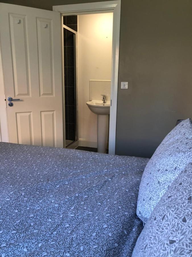 בריירלי היל Hill House - 5 Mins Merry Hill - Perfect For Contractors & Families מראה חיצוני תמונה